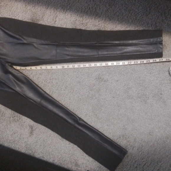 NWT Nygard Slims knit & faux leather moto leggings - Picture 2 of 6